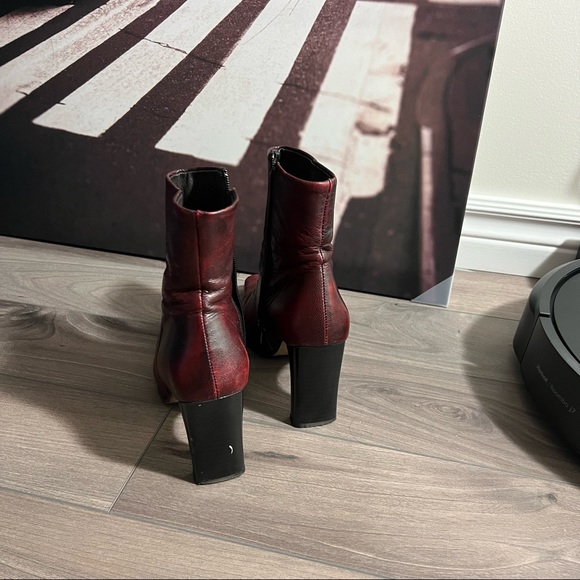 Vintage Red Square Toe Heeled Boots - Picture 3 of 7